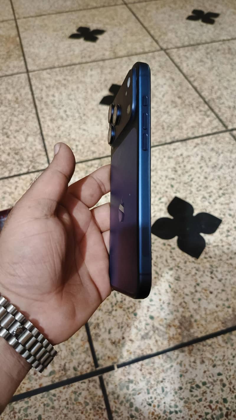 Apple iPhone 17 Pro Max 3
