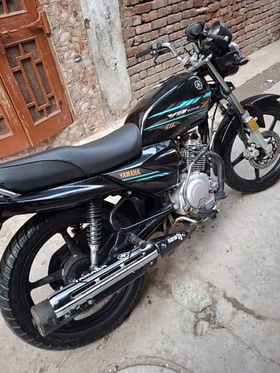 yb 125z dx all ok lush condition 2022 kay 10 month ki hai