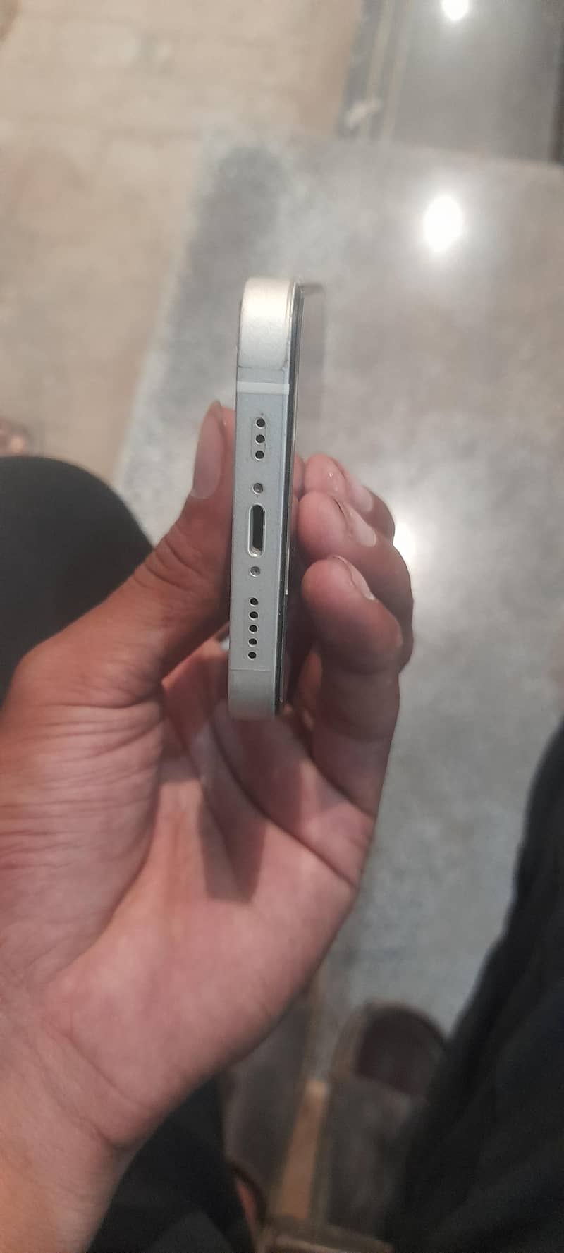 Apple iPhone 13 3