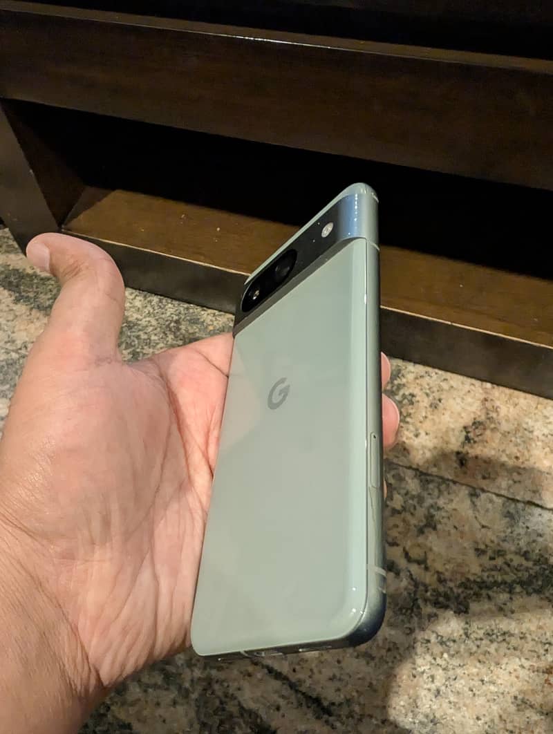 Google Pixel 8 3