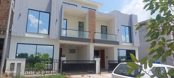 5 Marla brand new house park view city overseas block