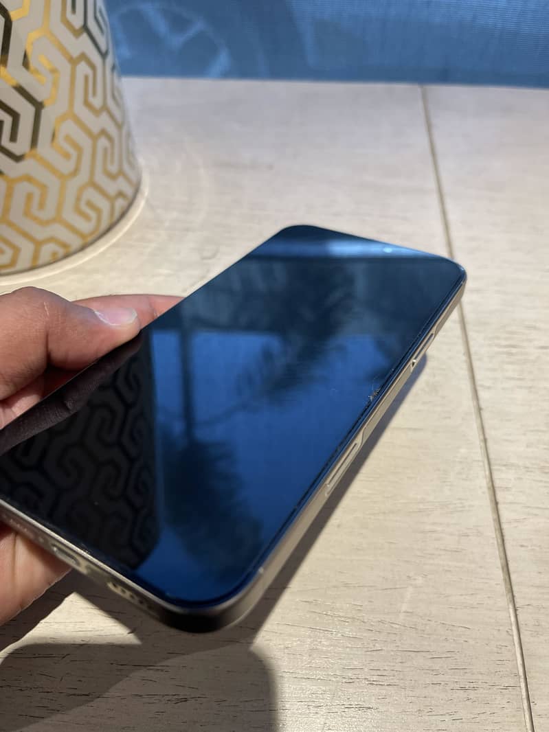Iphone 16 pro Max 1