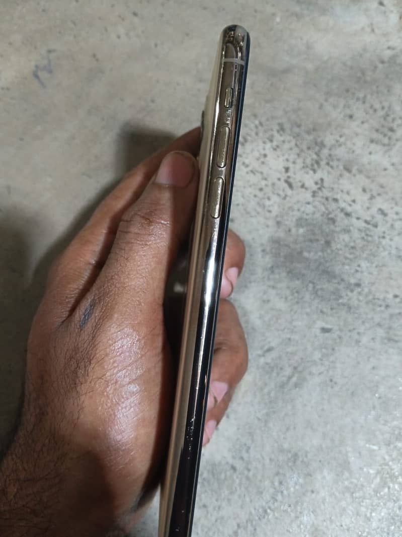 Apple iPhone 11 Pro Max 1