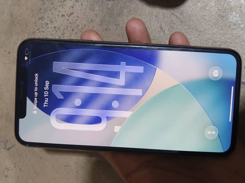 Apple iPhone 11 Pro Max 4