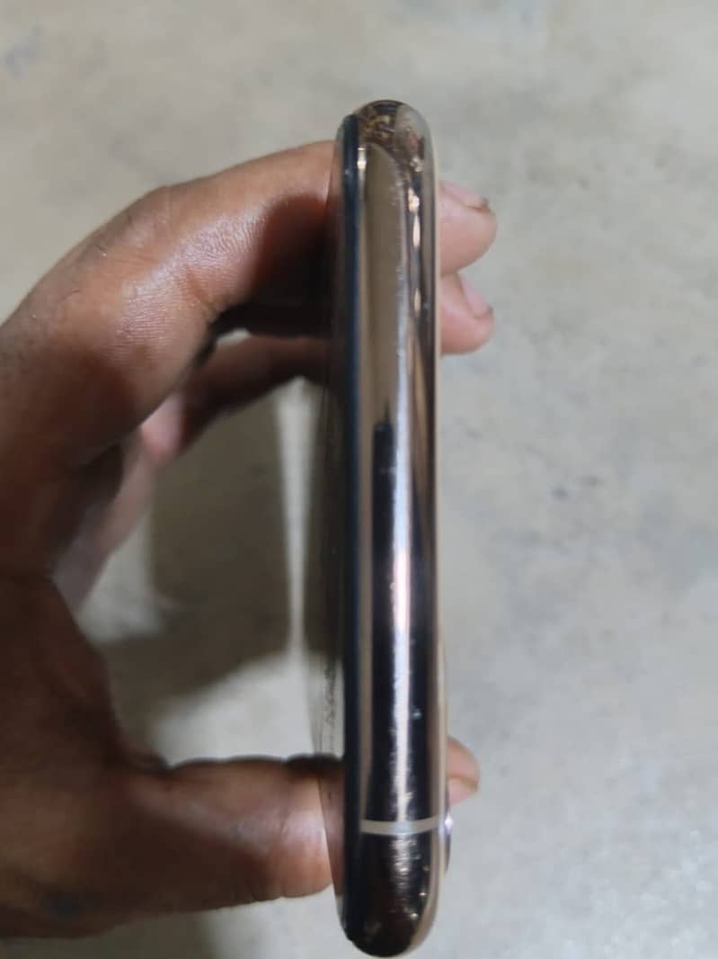 Apple iPhone 11 Pro Max 6