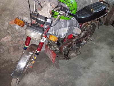 Yamaha yB 100