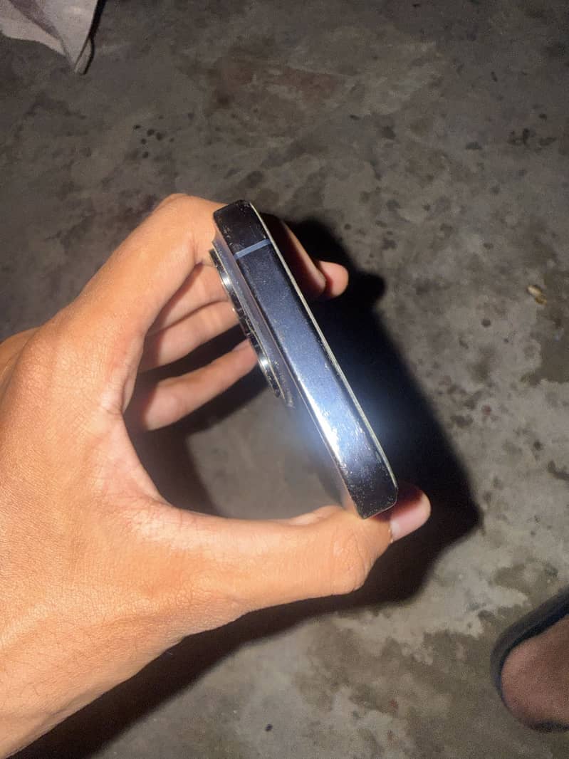 Apple iPhone 15 Pro 1