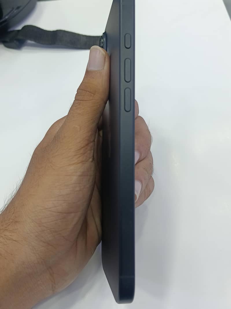 Apple iPhone 16 Plus JV 2
