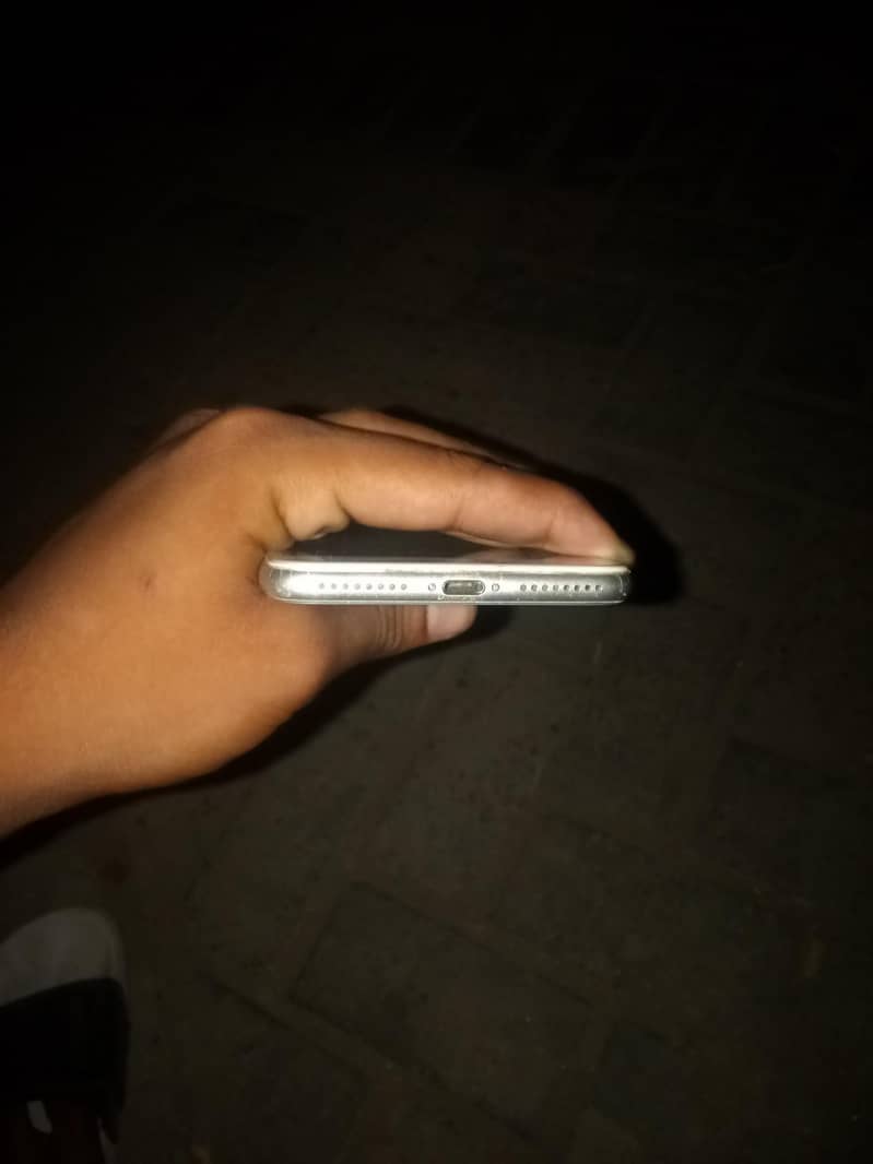 Apple iPhone 8 Plus 2