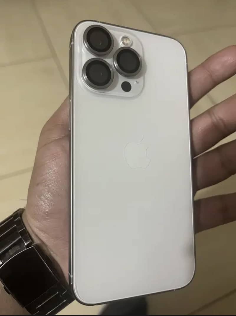 Apple iPhone 13 Pro 3