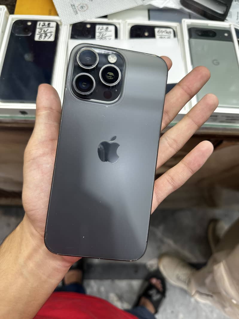 Apple iPhone 15 Pro Max 1