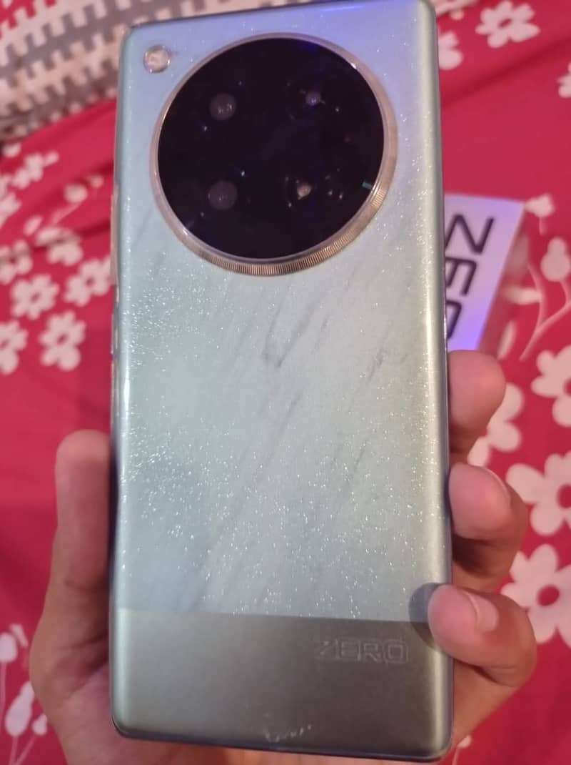 Infinix Zero 40 4