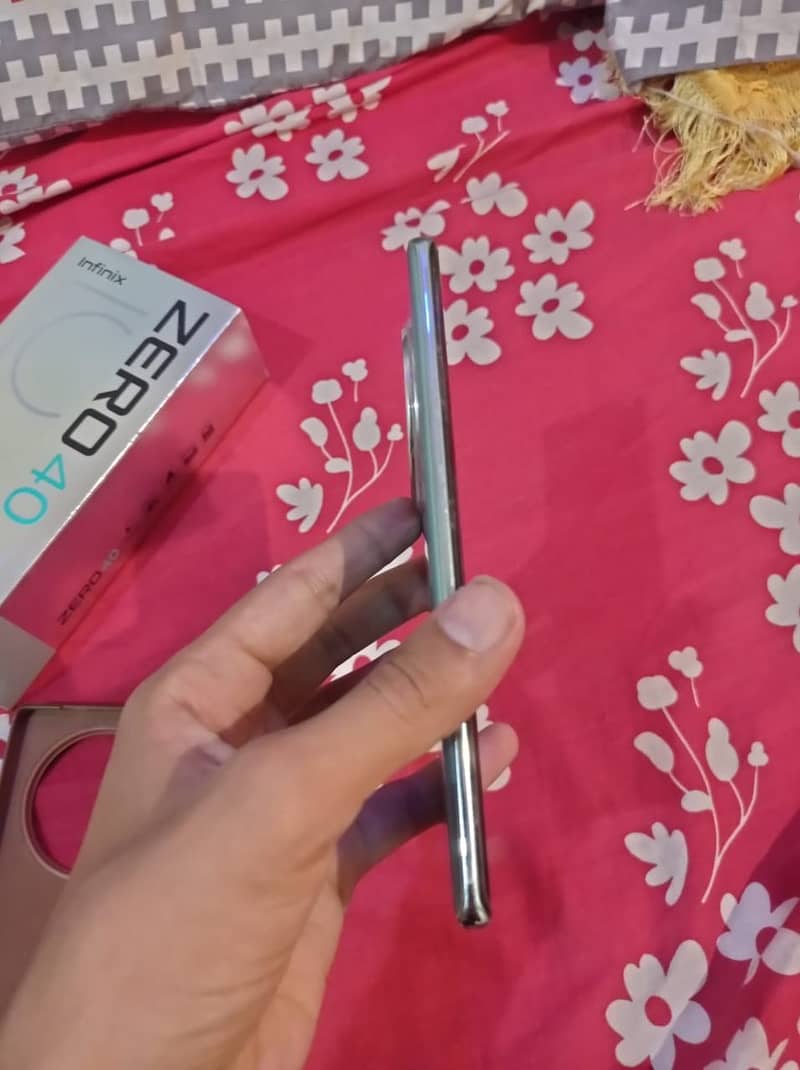 Infinix Zero 40 5