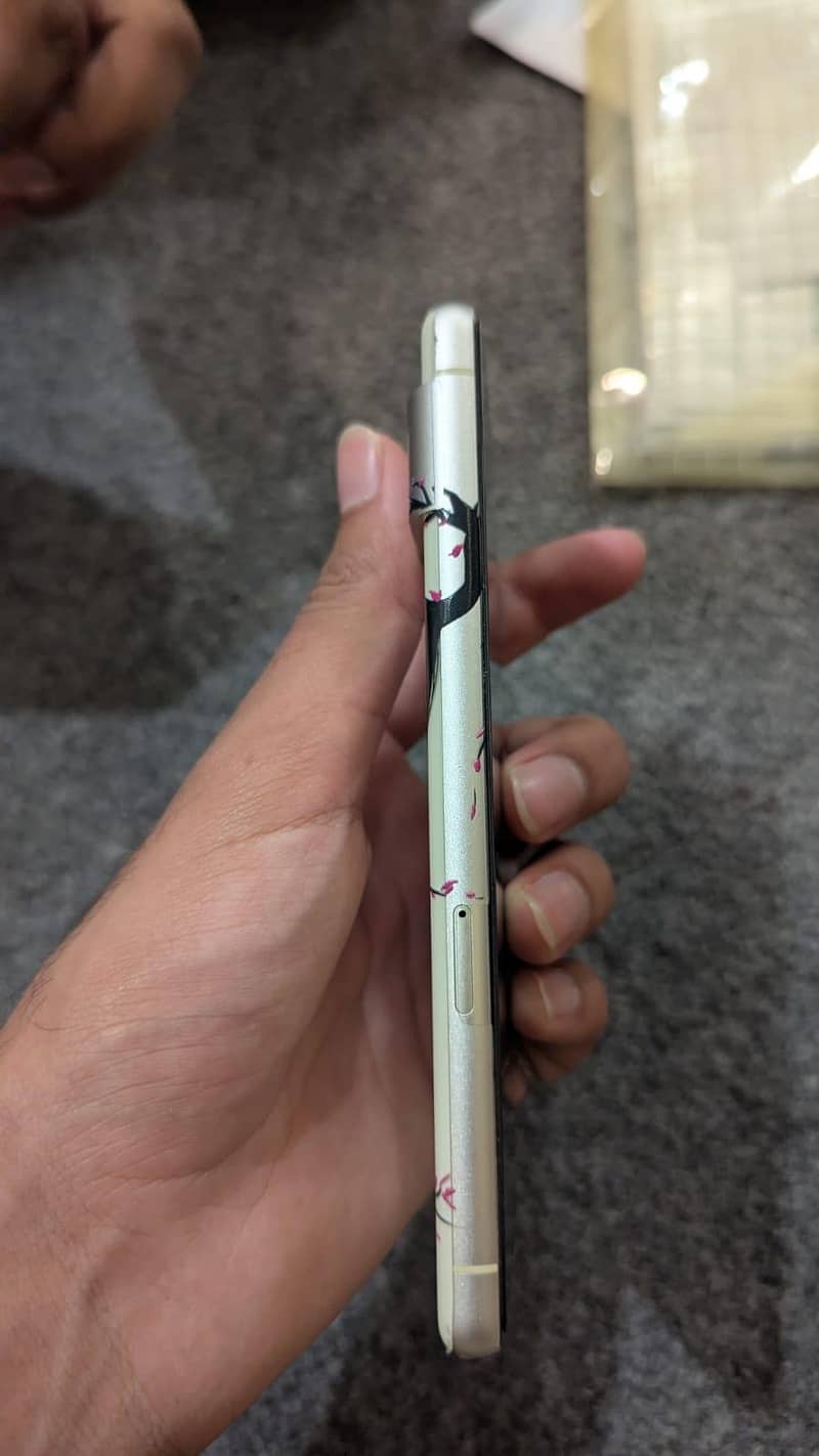 Google Pixel 7 5
