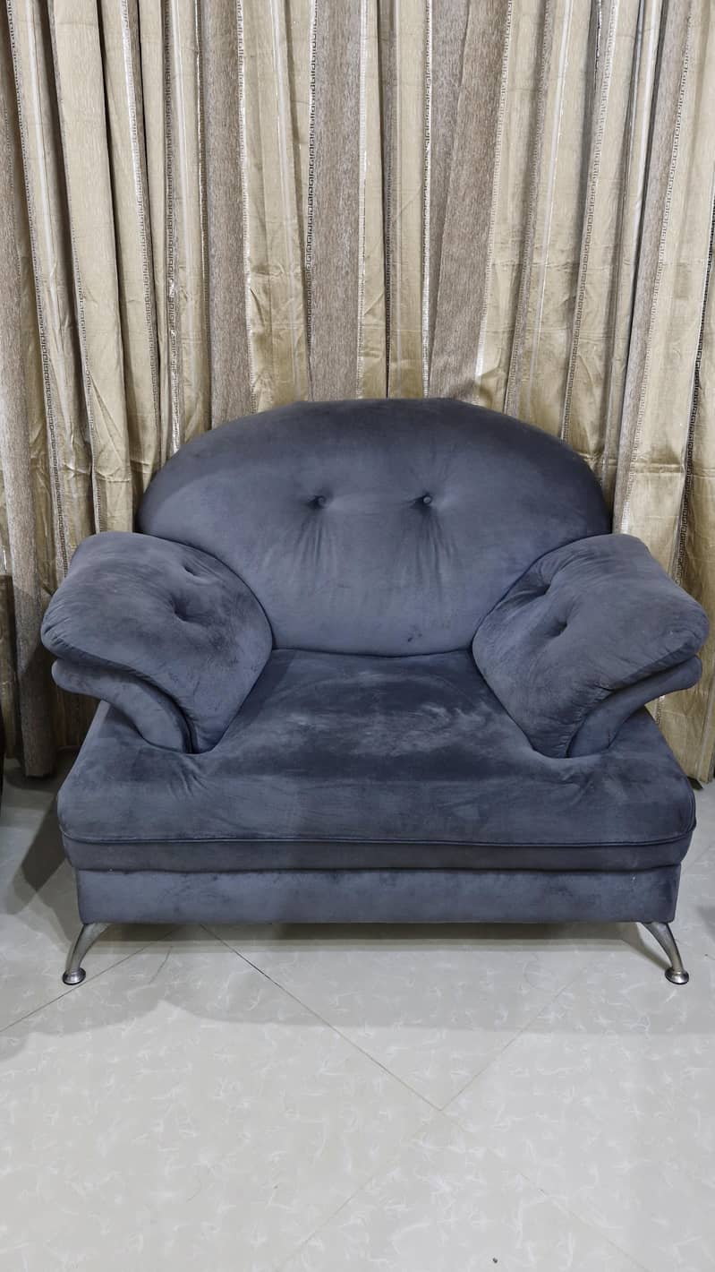 gray sofa set 3/4 seater 1