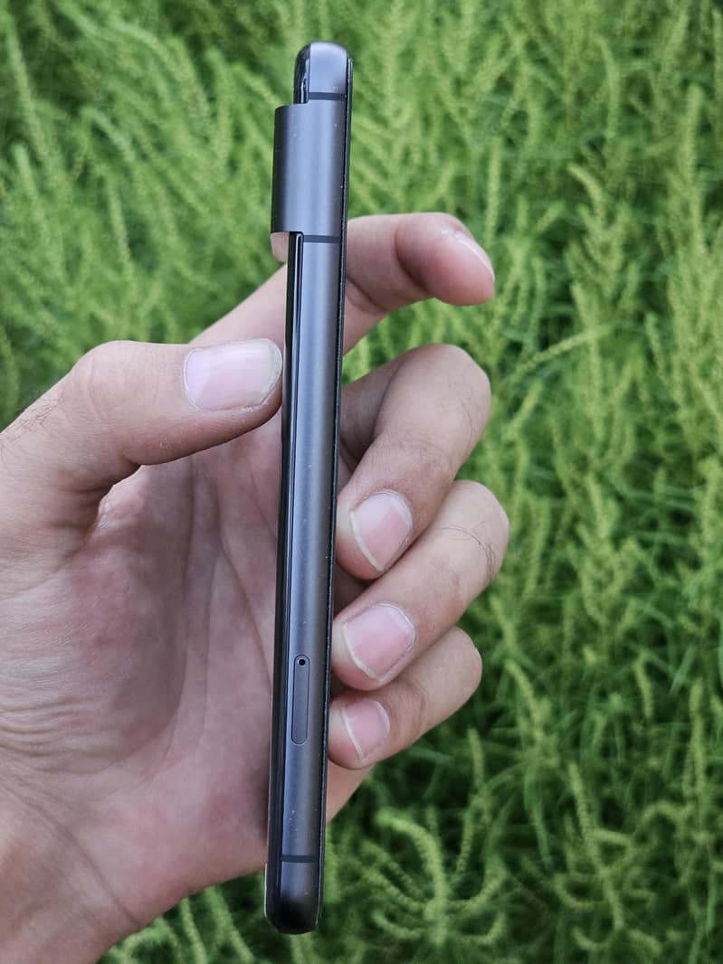 Google Pixel 8 4