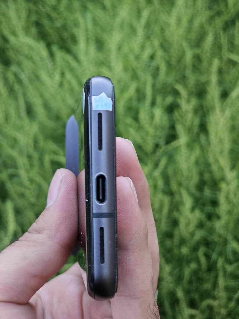 Google Pixel 8 6