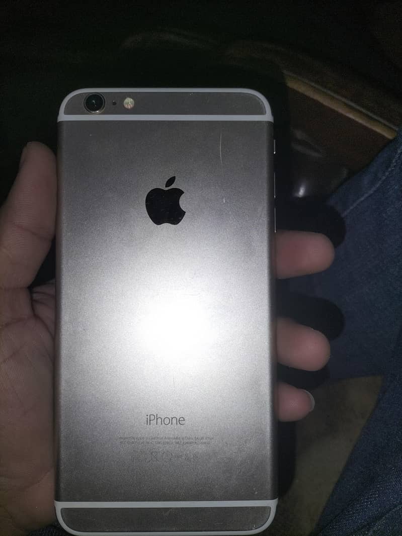 Apple iPhone 6 Plus 3