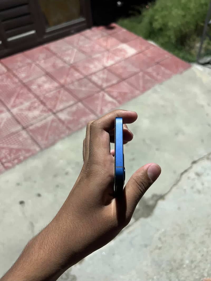 Apple iPhone 12 0