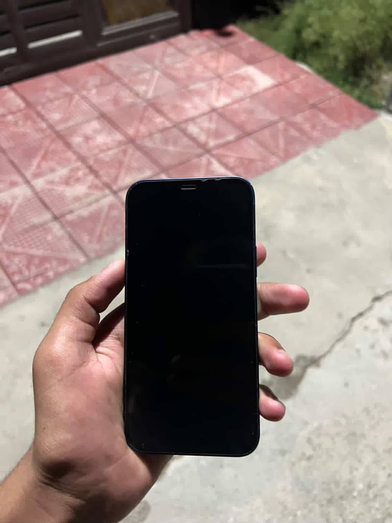 Apple iPhone 12 3