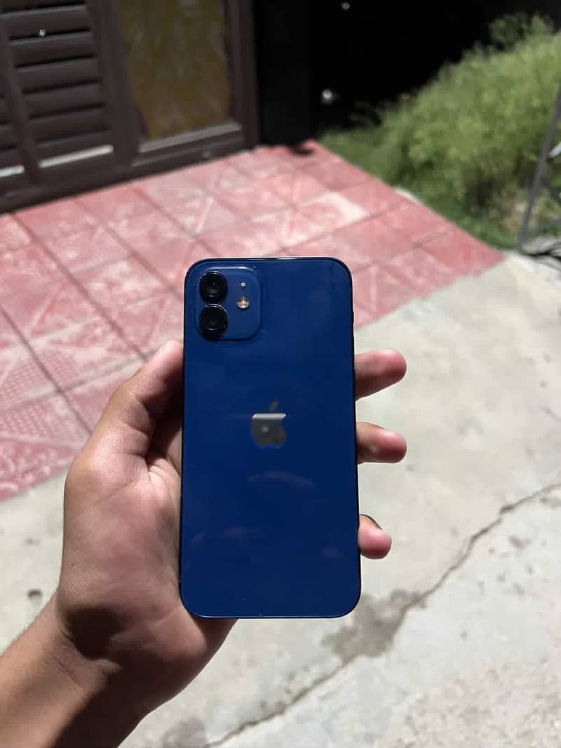 Apple iPhone 12 6