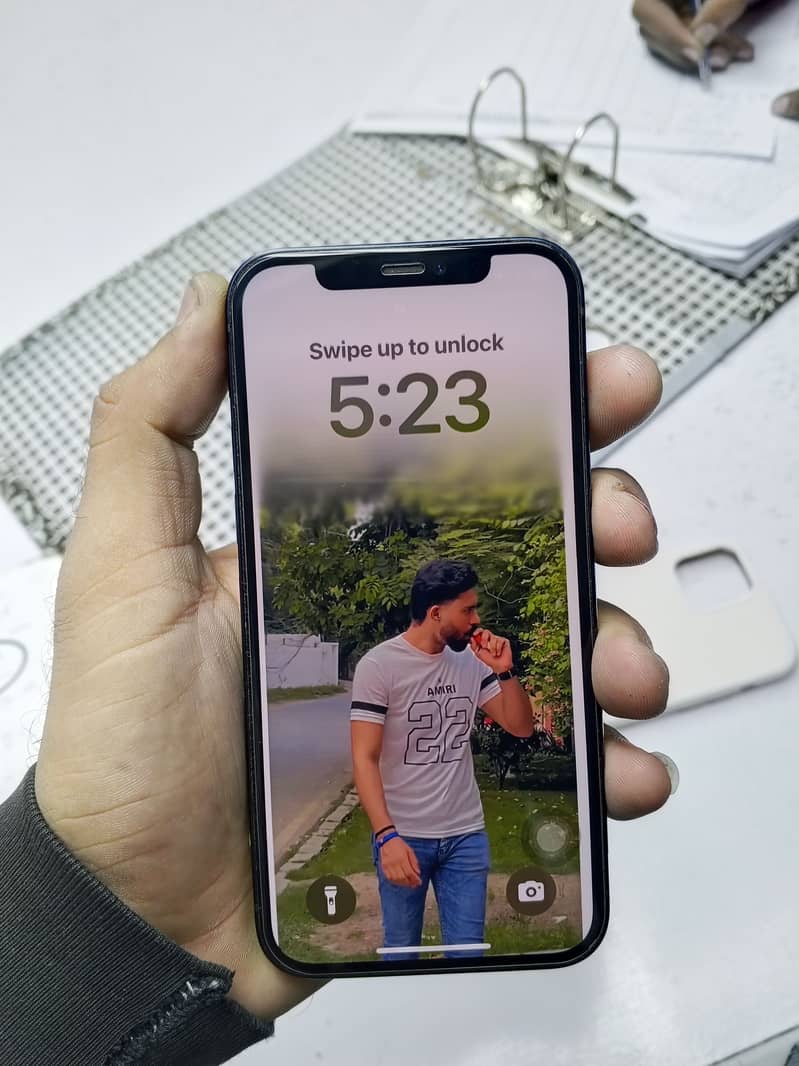 Apple iPhone 12 2