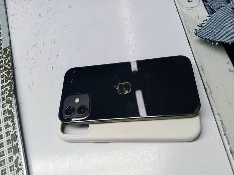 Apple iPhone 12 3
