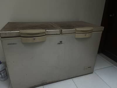 Dawlance deep freezer