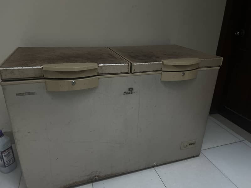 Dawlance deep freezer 0