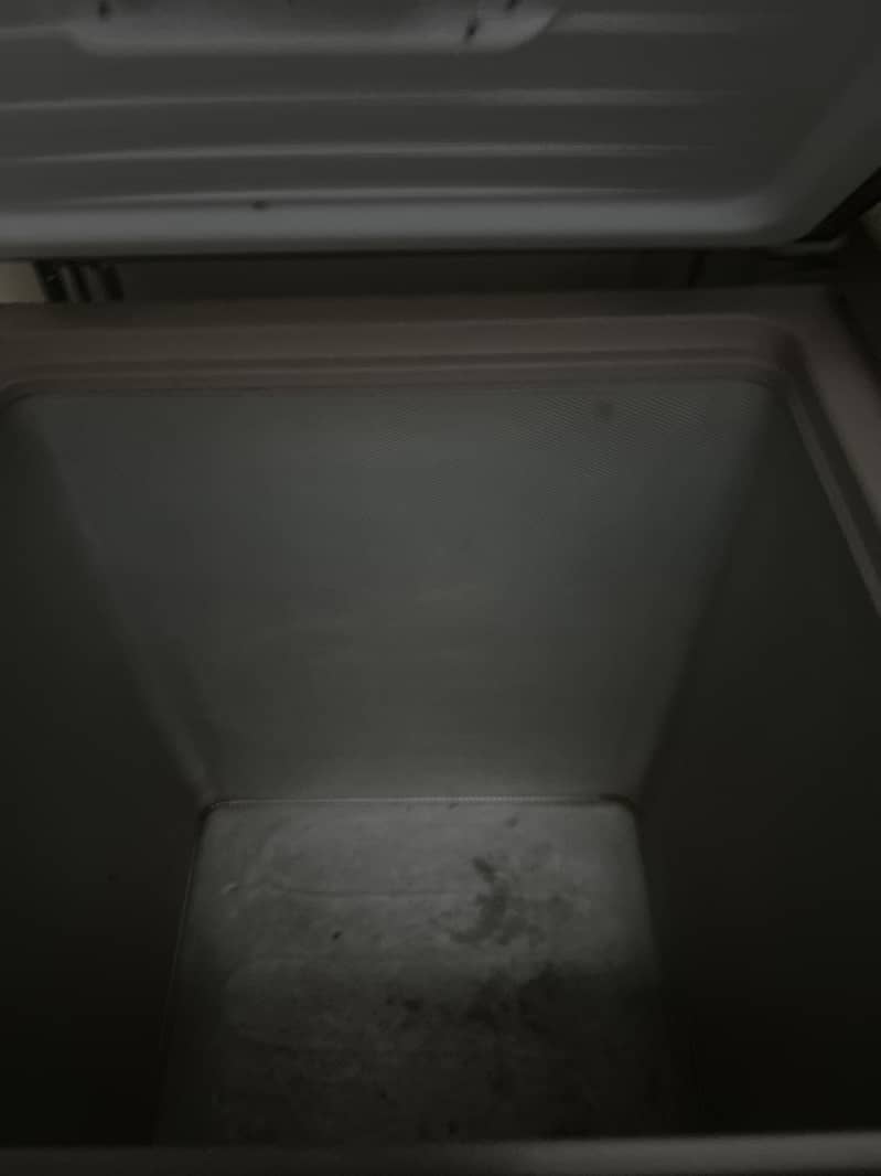 Dawlance deep freezer 1