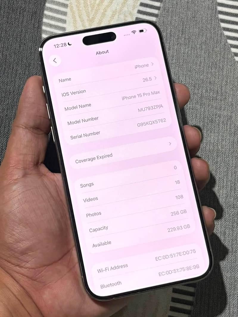 Apple iPhone 15 Pro Max 4