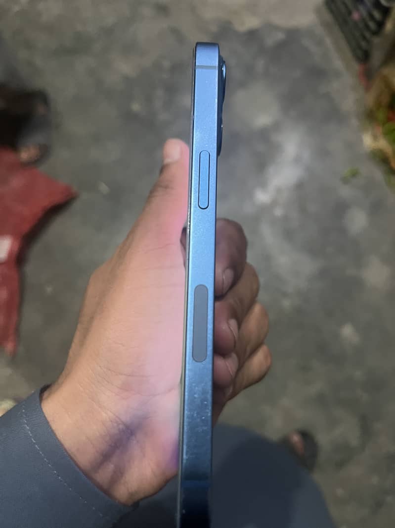 Apple iPhone 13 3