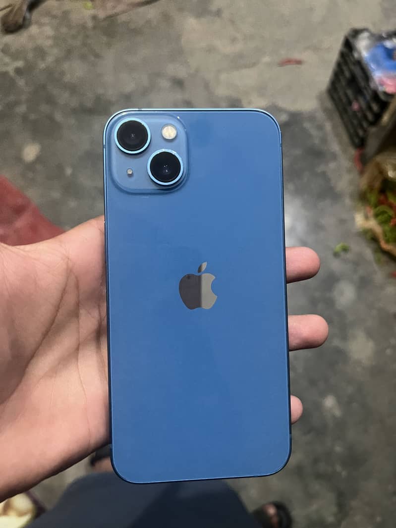 Apple iPhone 13 4