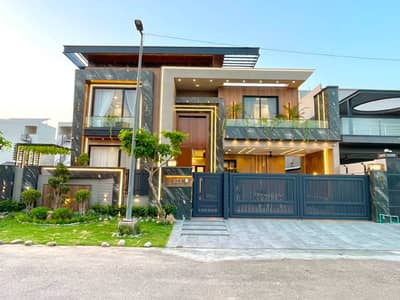 "Islamabad Ki Prime Location Par Aapka Apna Mahal Fully Loaded 1 Kanal Designer House!"