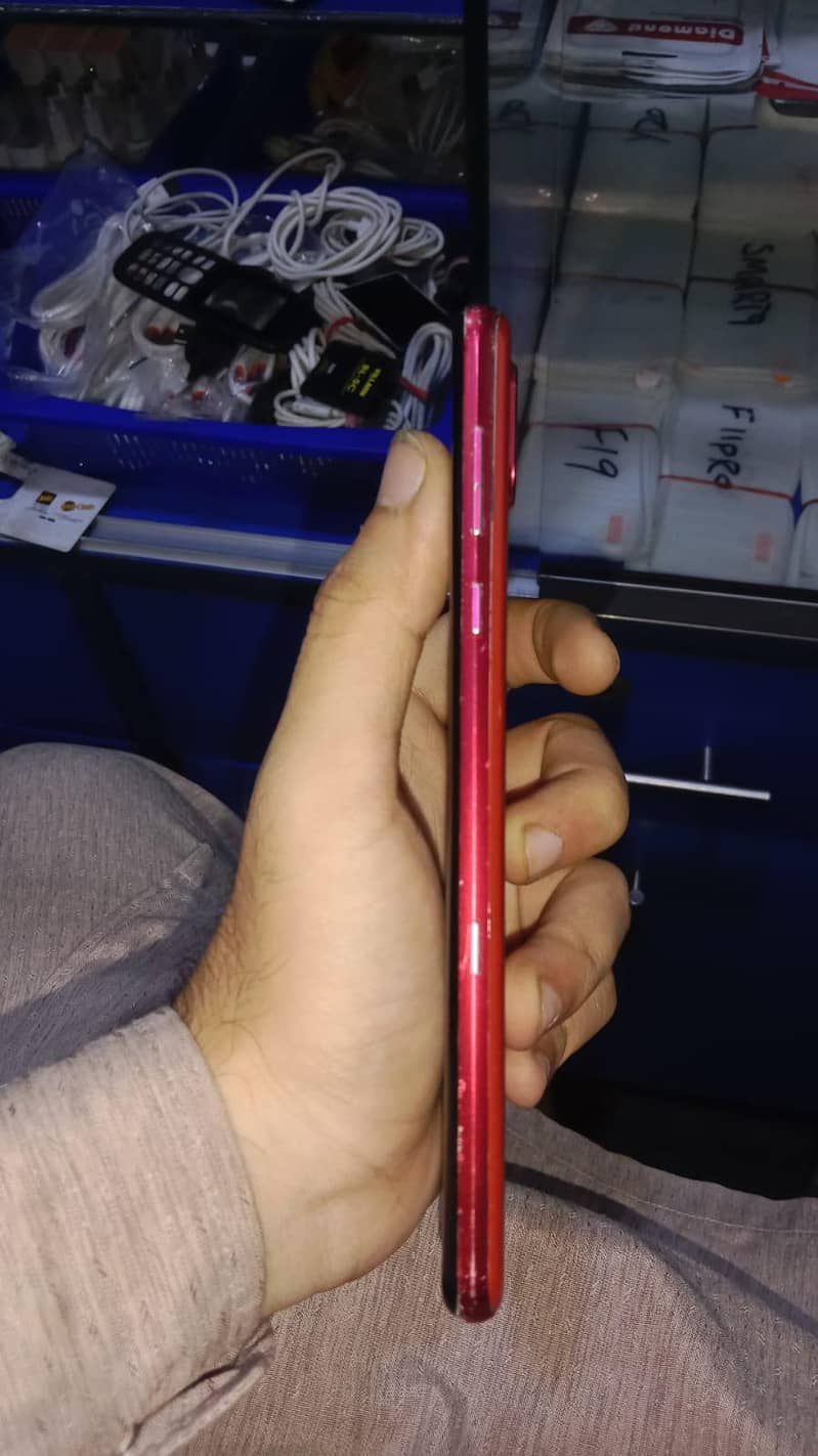 Sharp Aquos R3 4