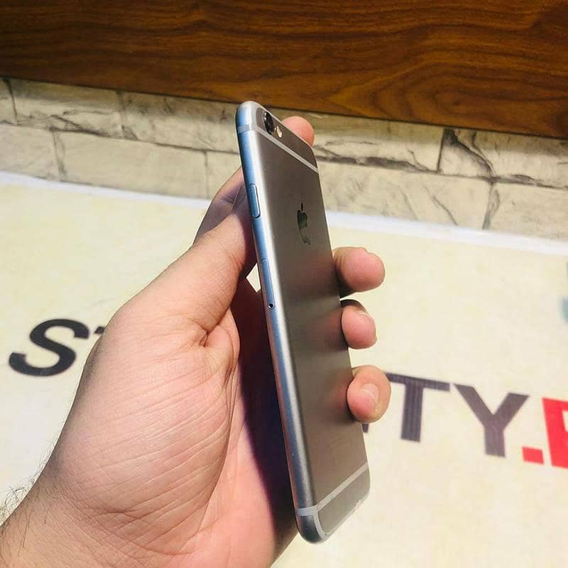 Apple iPhone 6S 1