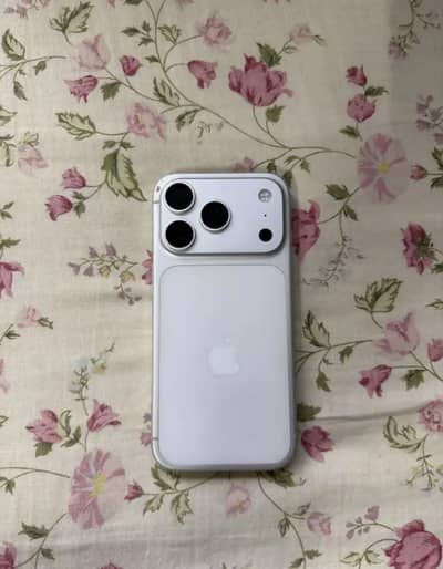 Apple iPhone 17 Pro-3 months sim time Available