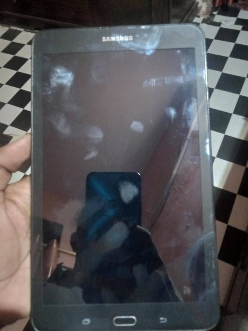 Samsung Galaxy Tab E 1