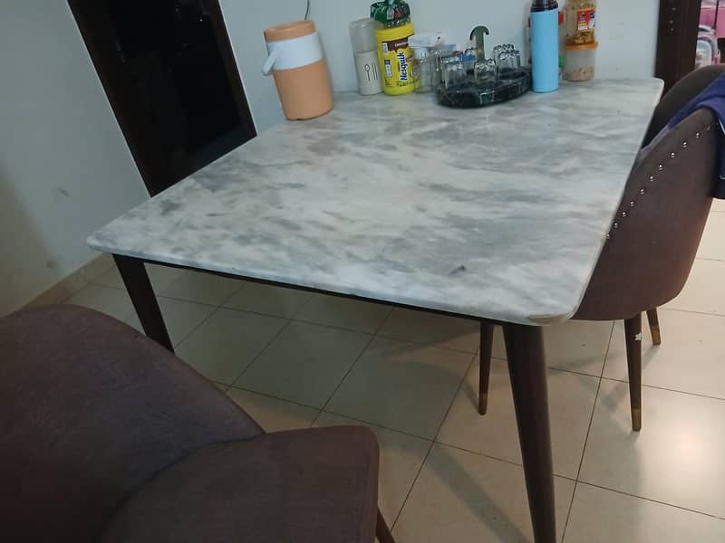 DINING TABLE 1
