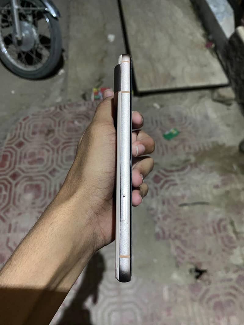 Google Pixel 8 1