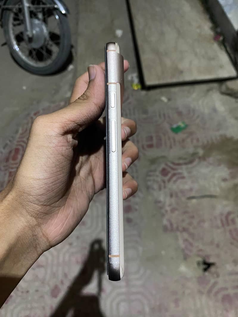 Google Pixel 8 2
