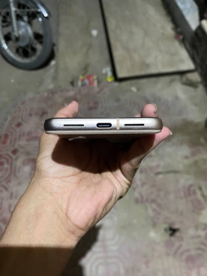 Google Pixel 8 3