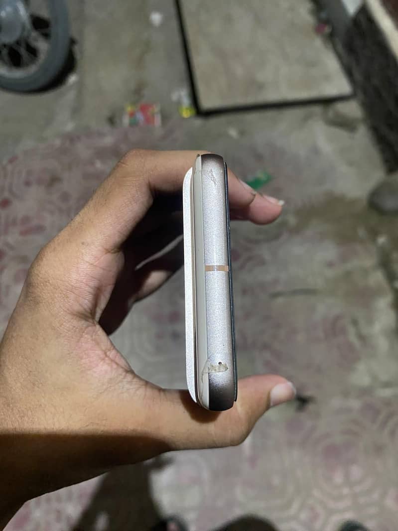 Google Pixel 8 4