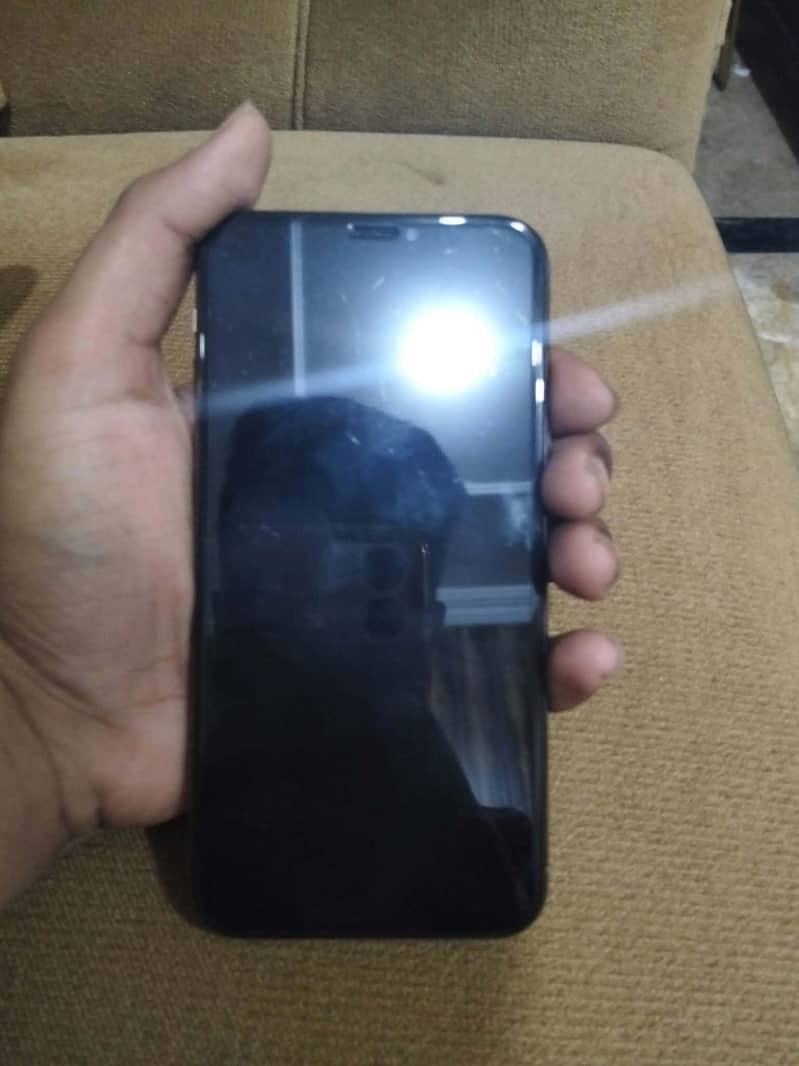 Apple iPhone XS 1