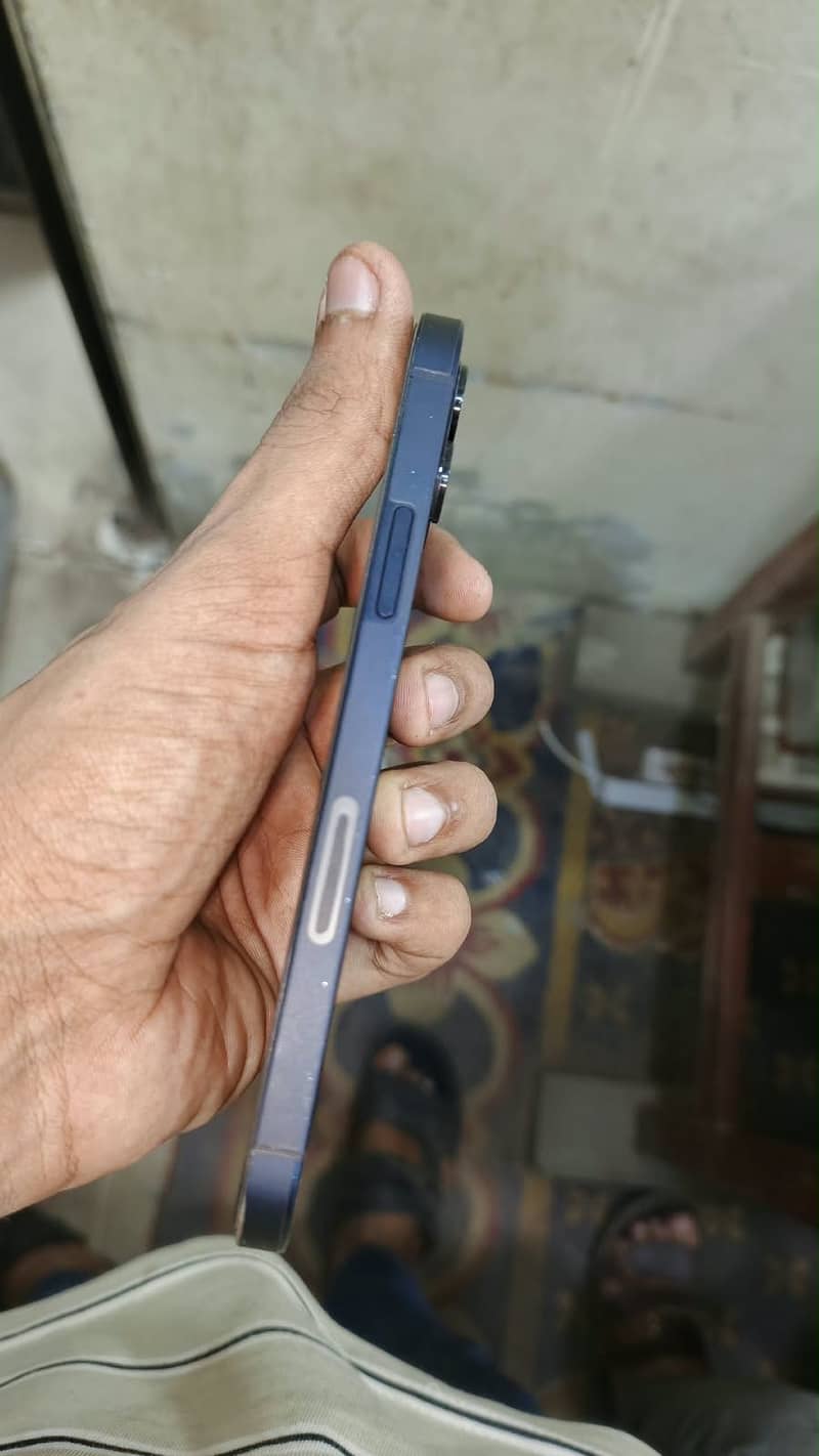 Apple iPhone 12 5
