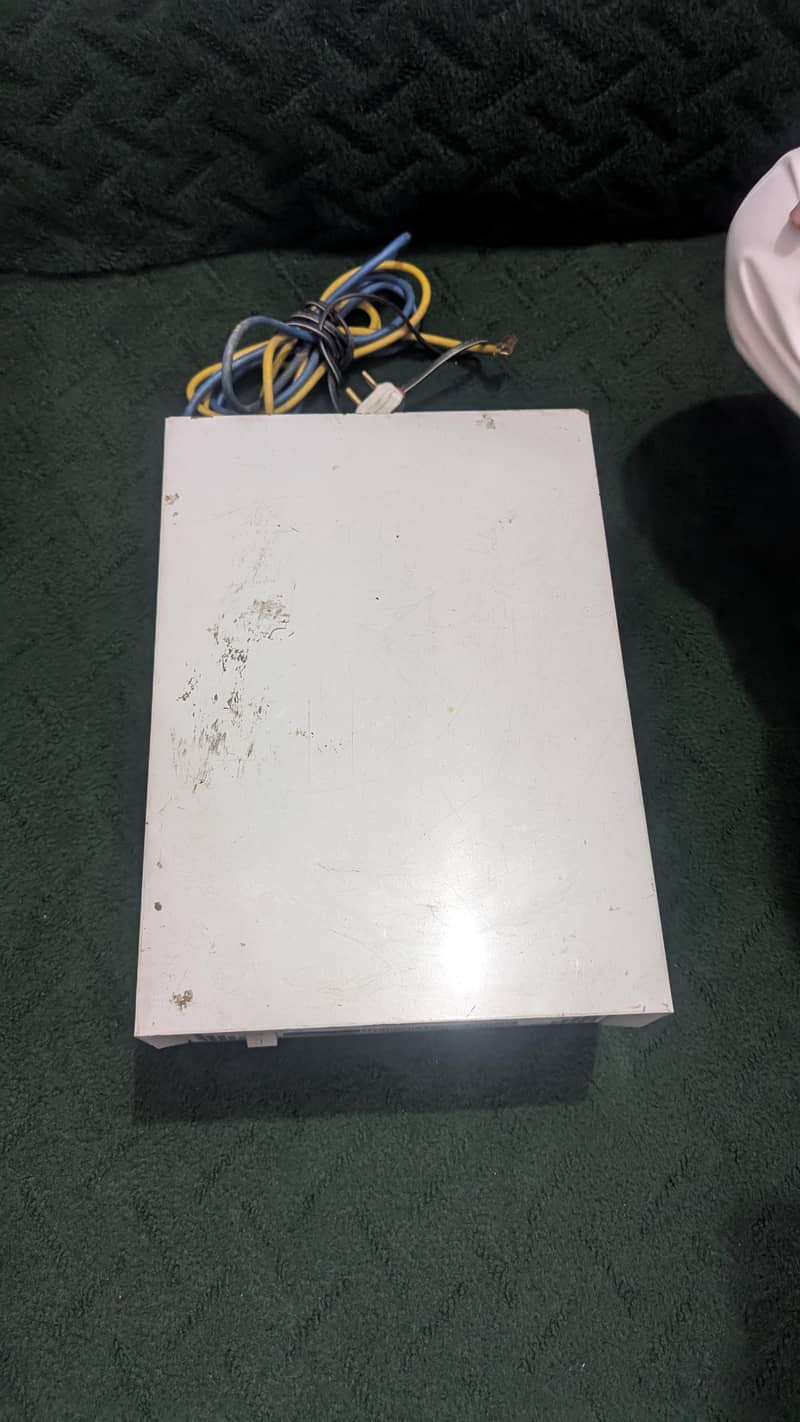 usable UPS 2battery 2