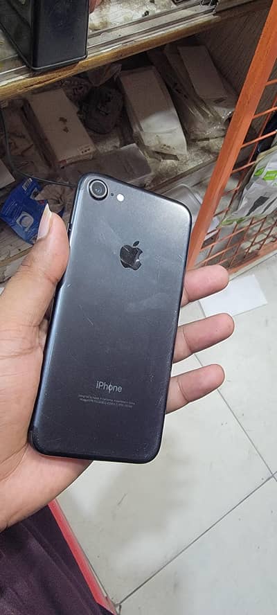 Apple iPhone 7