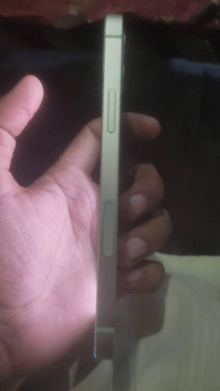 Apple iPhone 12 3