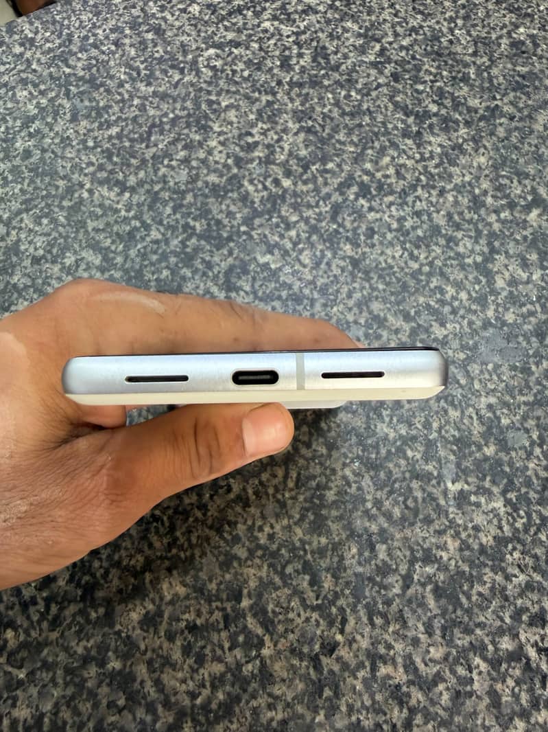Google Pixel 7 3