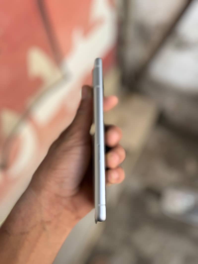 Google Pixel 7 4